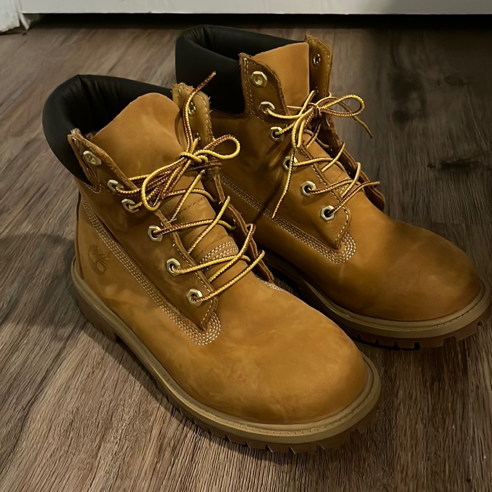 Like new Tan Timberland hiking boots